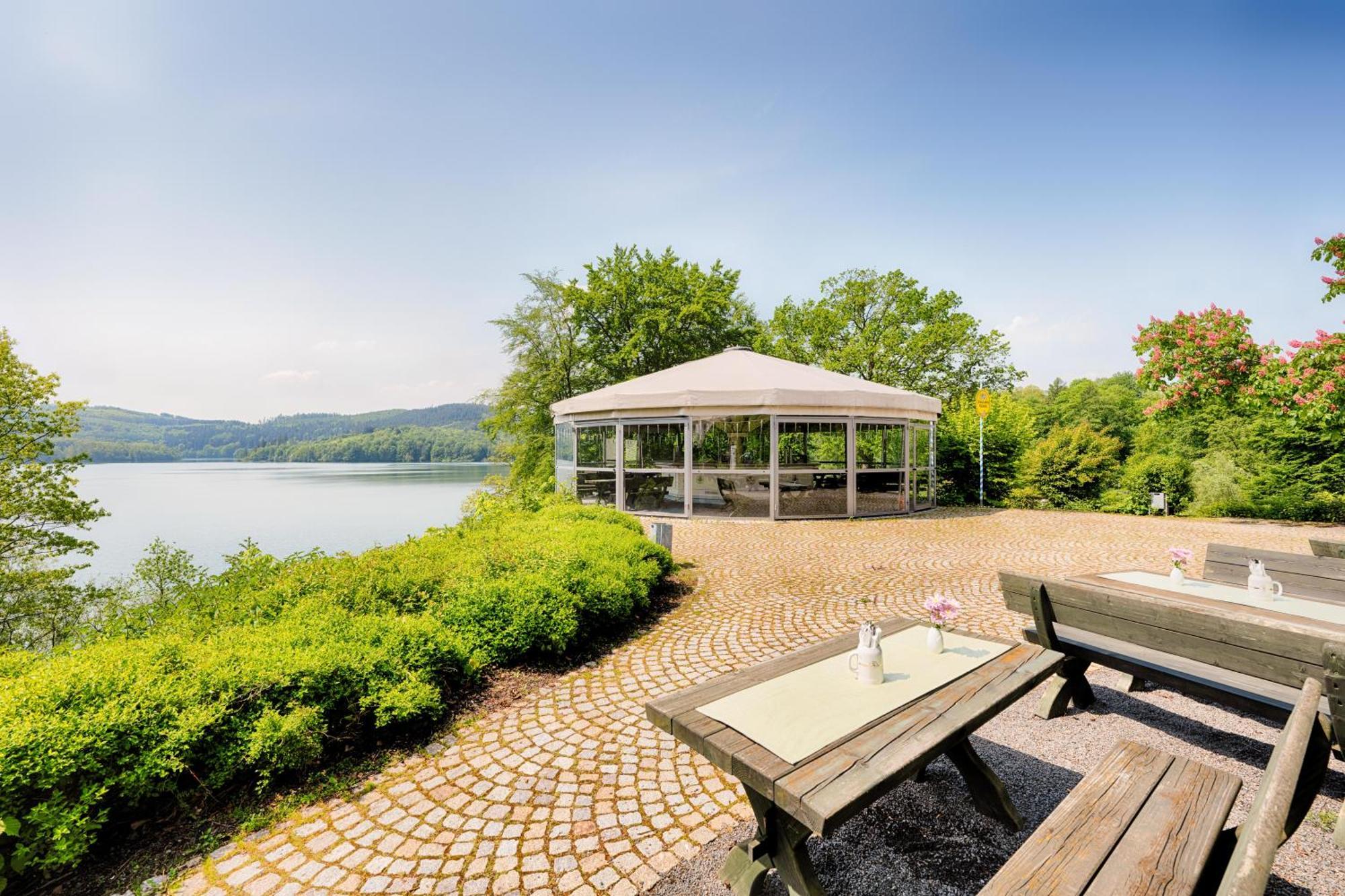 Welcome Hotel Meschede Hennesee Екстер'єр фото