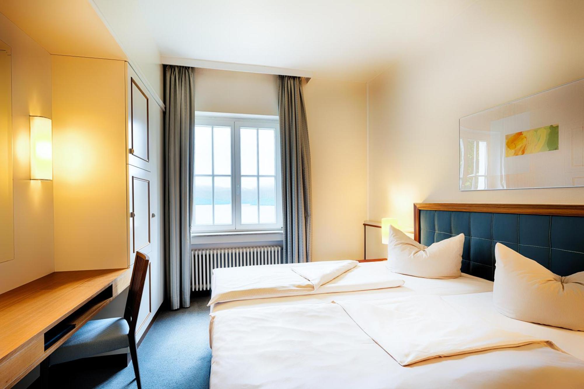 Welcome Hotel Meschede Hennesee Екстер'єр фото