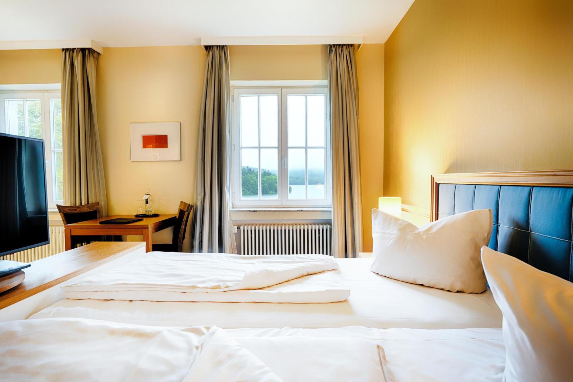 Welcome Hotel Meschede Hennesee Екстер'єр фото
