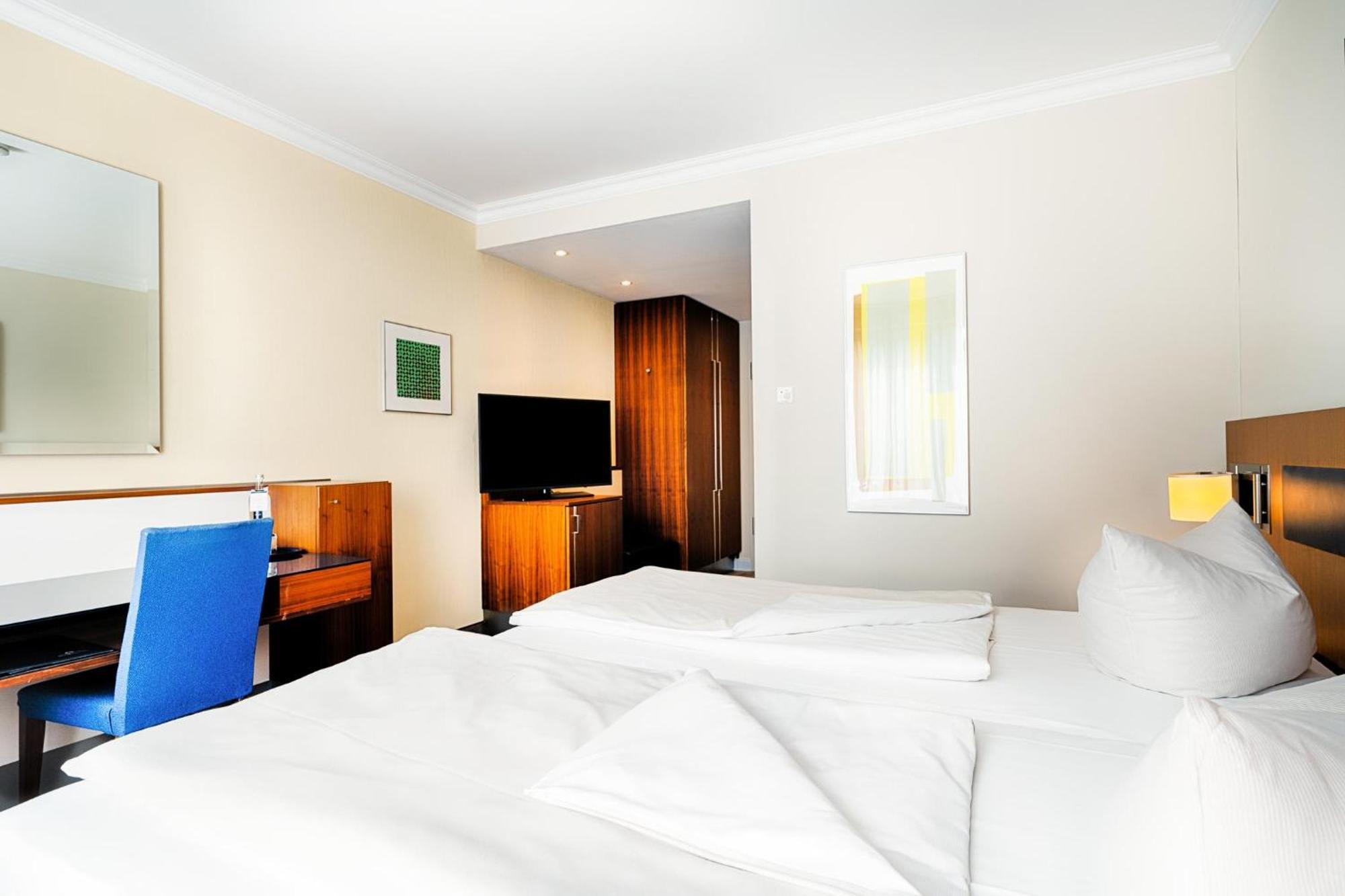 Welcome Hotel Meschede Hennesee Екстер'єр фото